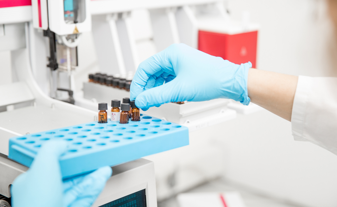 Can the High Performance Liquid Chromatographic (HPLC) Tracing of Biophenols Guide the Choice of Extra Virgin Olive Oils (EVOO) To Be Con-sumed “Raw”?