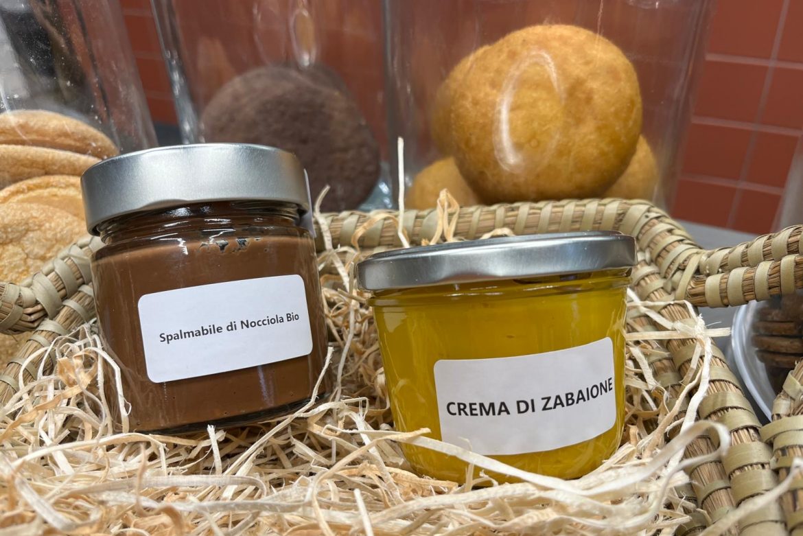 CREMA SPALMABILE ALLA NOCCIOLA A BASSO CONTENUTO DI ZUCCHERI